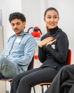 eine junge Frau und ein junger Mann